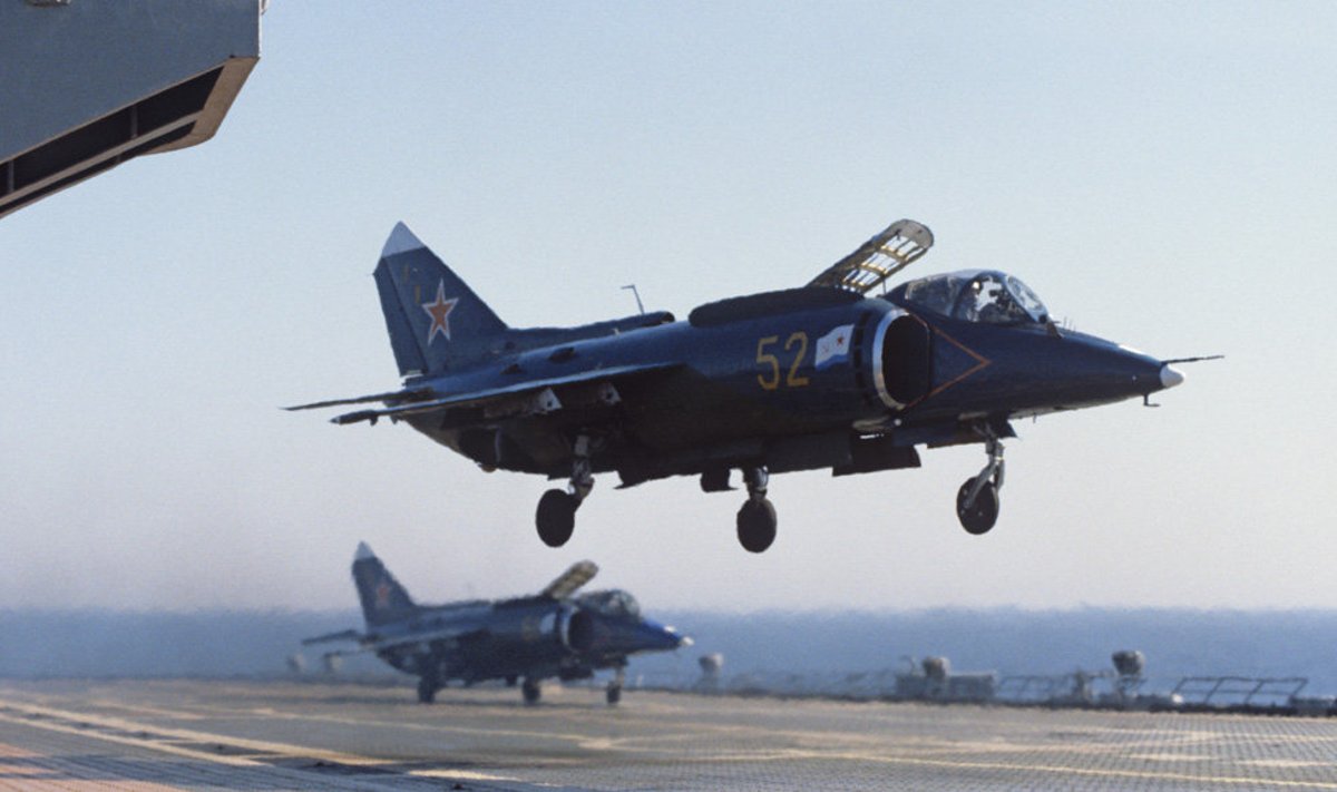 Jak-38P laskumas lennukikandjale Novorossiisk aastal 1984