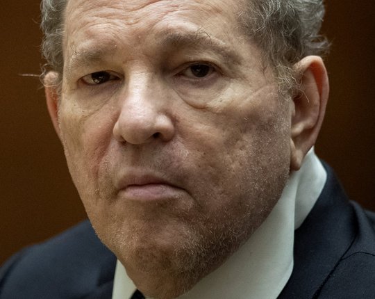New Yorgi kohus tühistas Harvey Weinsteini süüdimõistva otsuse