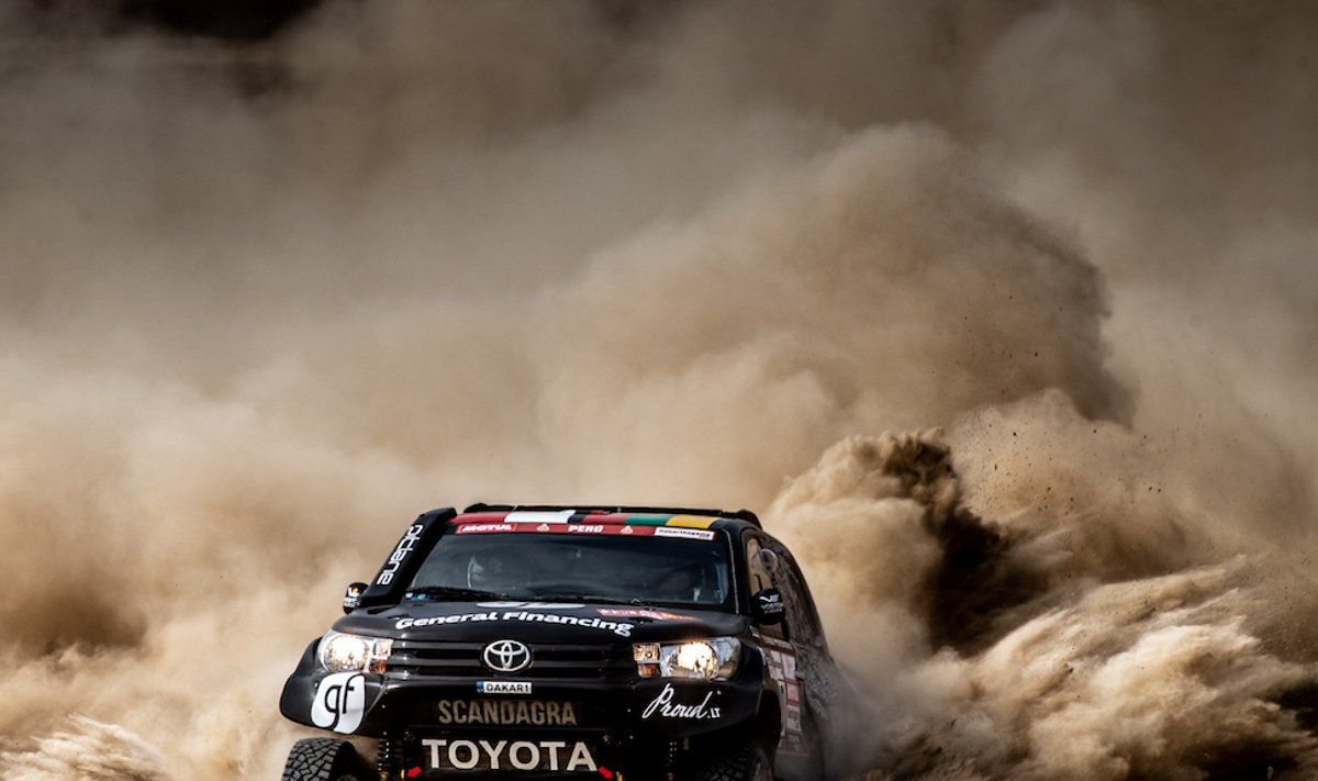 Rally Estonial näeb kihutamas Dakari maratonralli Toyota Hilux’it