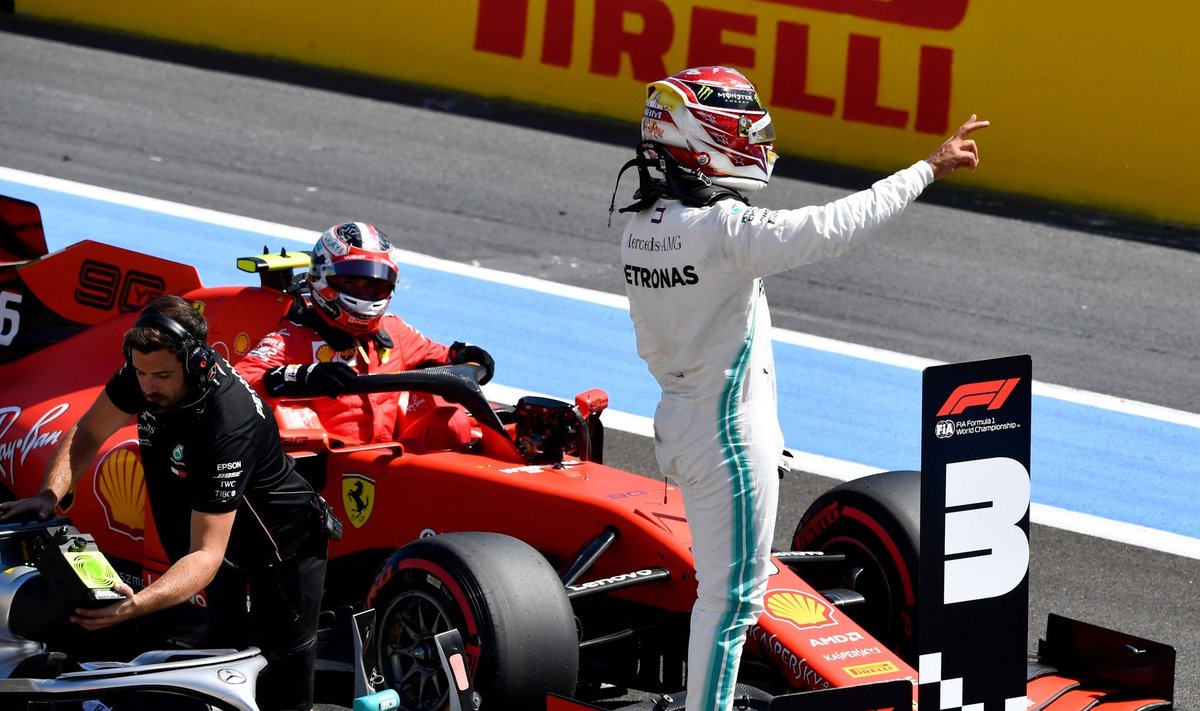 Lewis Hamilton on taas parimal stardikohal.