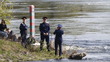 Российский портал: на границе в Ивангороде задержали двух „серопаспортников“ за контрабанду наркотиков 