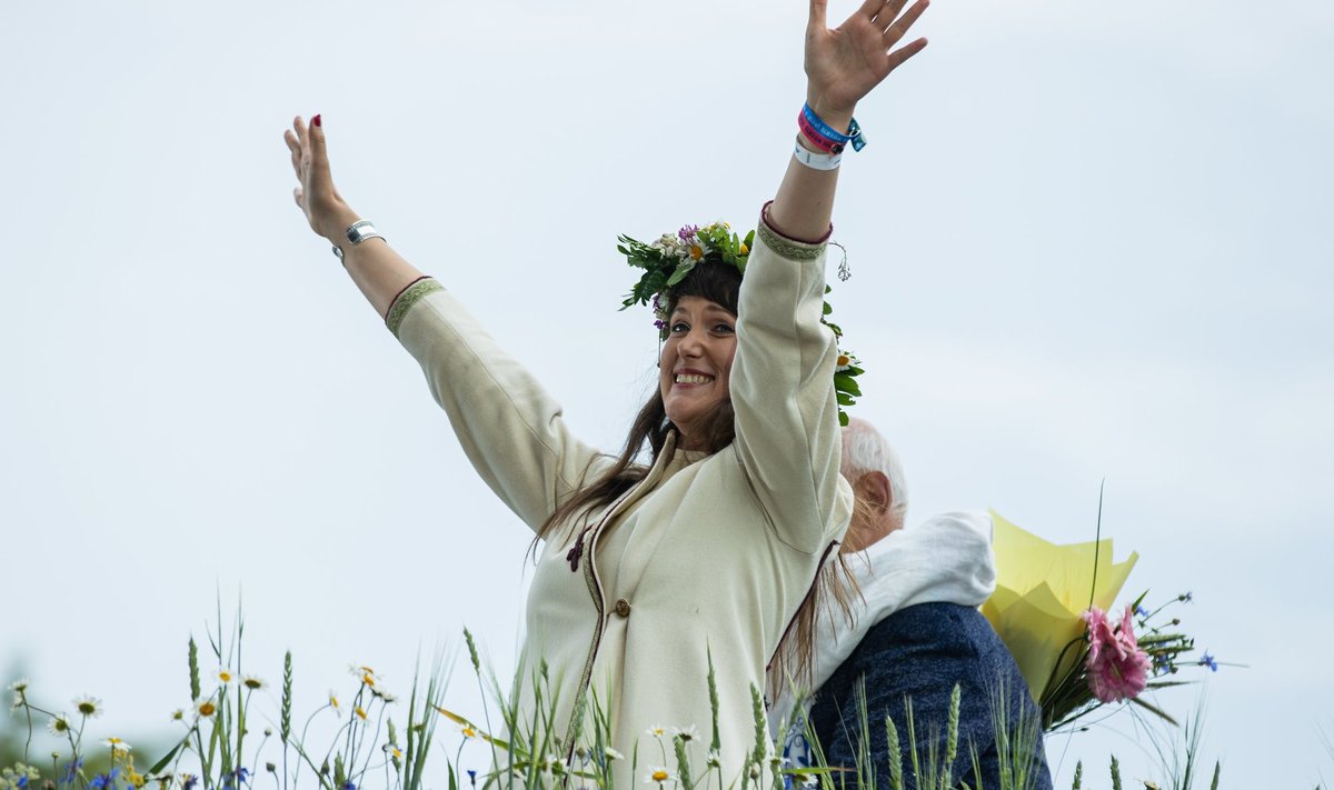 Maili Metssalu XIII noorte laulupeol, kus neidude koorid esitasid tema loodud laulu "Mina ja meri".