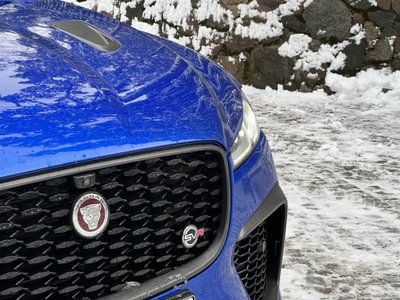 Jaguar F-Pace SVR