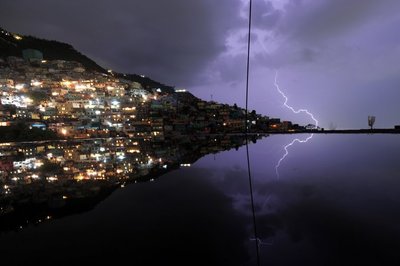 Port-au-Prince: eemalt vaadates nagu turvaline rannakuurort.