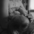 Imetamisnõustaja kogemuslugu: rinnaga toitmine oli nii valus, et mees pidi mind kinni hoidma ja beebi rinnale panema