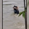 VIDEO | Itaalias embasid kolm sõpra viimast korda, enne kui tugev jõevoolus nad endaga kaasa viis