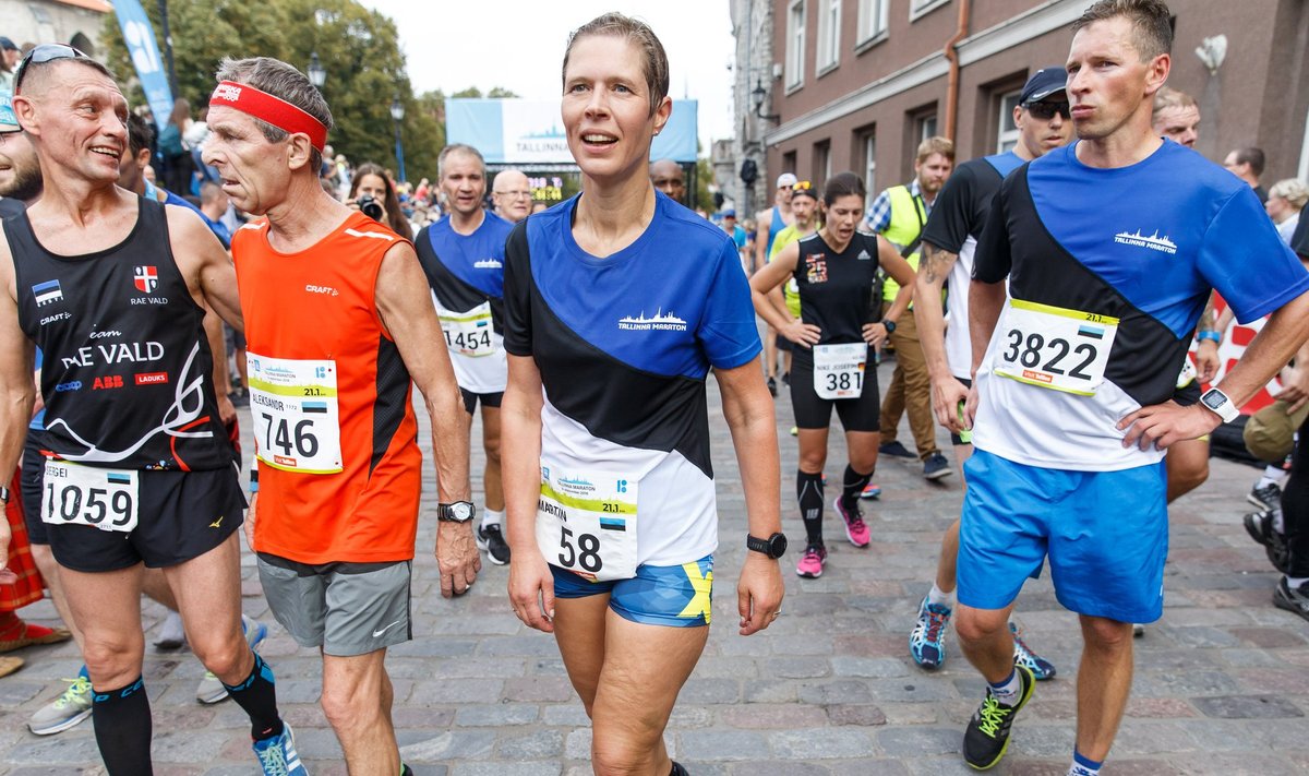 Kersti Kaljulaid läbis sügisel poolmaratoni 1.50.44-ga. Seda aega annab ka meestel joosta.