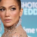 Kaunis nagu alati! Jennifer Lopez tähistab esimest valentinipäeva abielunaisena sensuaalse pesuvideoga