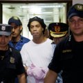 Ronaldinho tähistas 40. sünnipäeva Paraguay vanglas suure grillipeoga