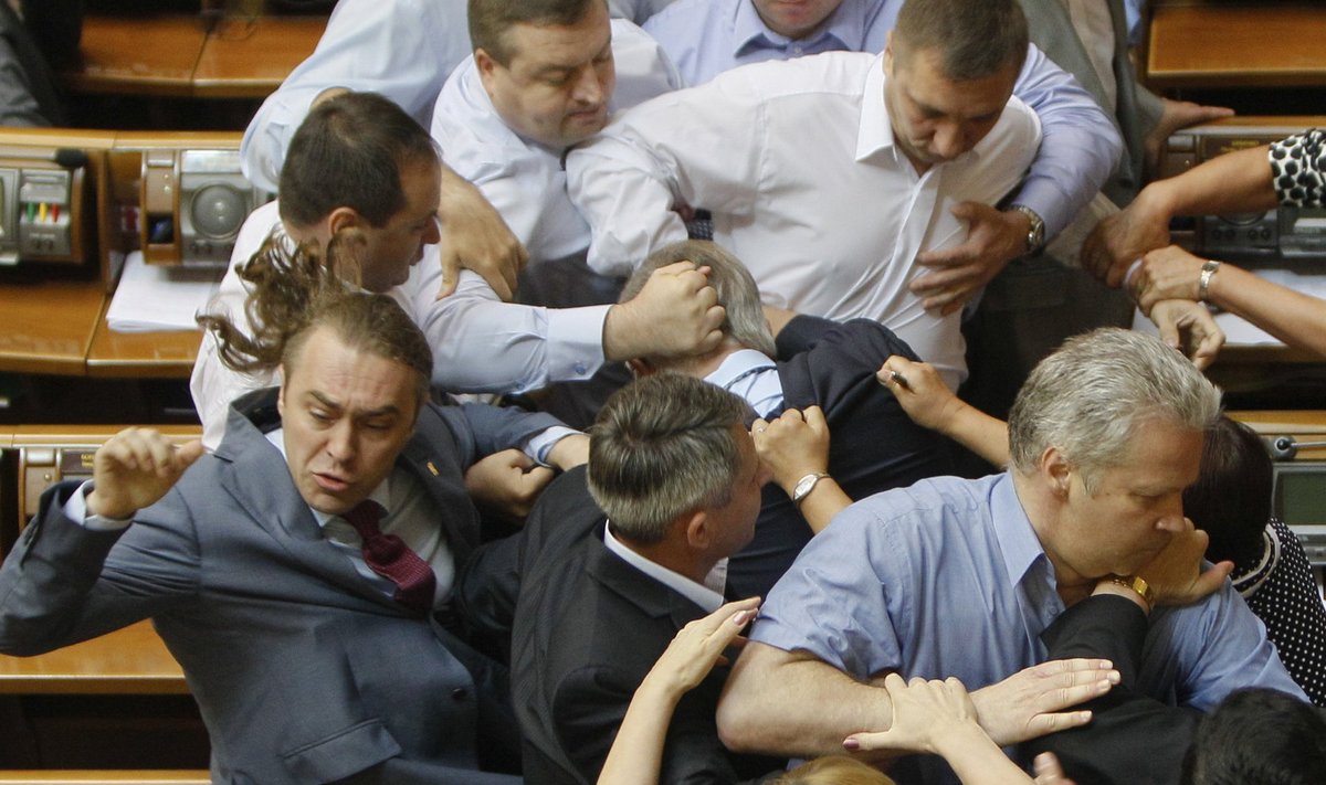 Eelmisel nädalal puhkes Ukraina parlamendis fraktsioonidevaheline kaklus.
