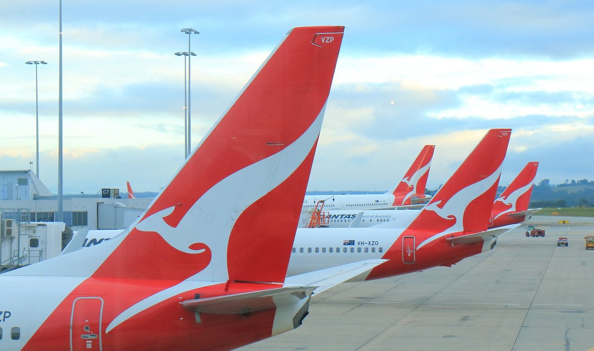 Qantase lennufirma mainet varjutavad ka teised tundlikud teemad. Septembris kaotas firma tsiviilkaasuses, mille kohaselt vallandas firma 2020. aastal 1700 töötajat ebaseaduslikult. Samuti on ettevõtet varem süüdistatud ka konkurentsi tahtlikus piiramises. 