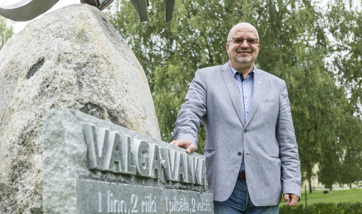 Valka linnapea Vents Armands Krauklis usub, et alkoralli tõttu Lätis avatavad ettevõtted kompenseerivad nende lätlaste maksulaekumise, kes on suundunud Eestisse tööle.