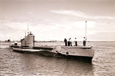 UUED RELVAD: Vickers-Armstrongsi laeva­tehases Šotimaal valminud allveelaev „Lembit“ on just saabunud kodusadamasse Tallinna.