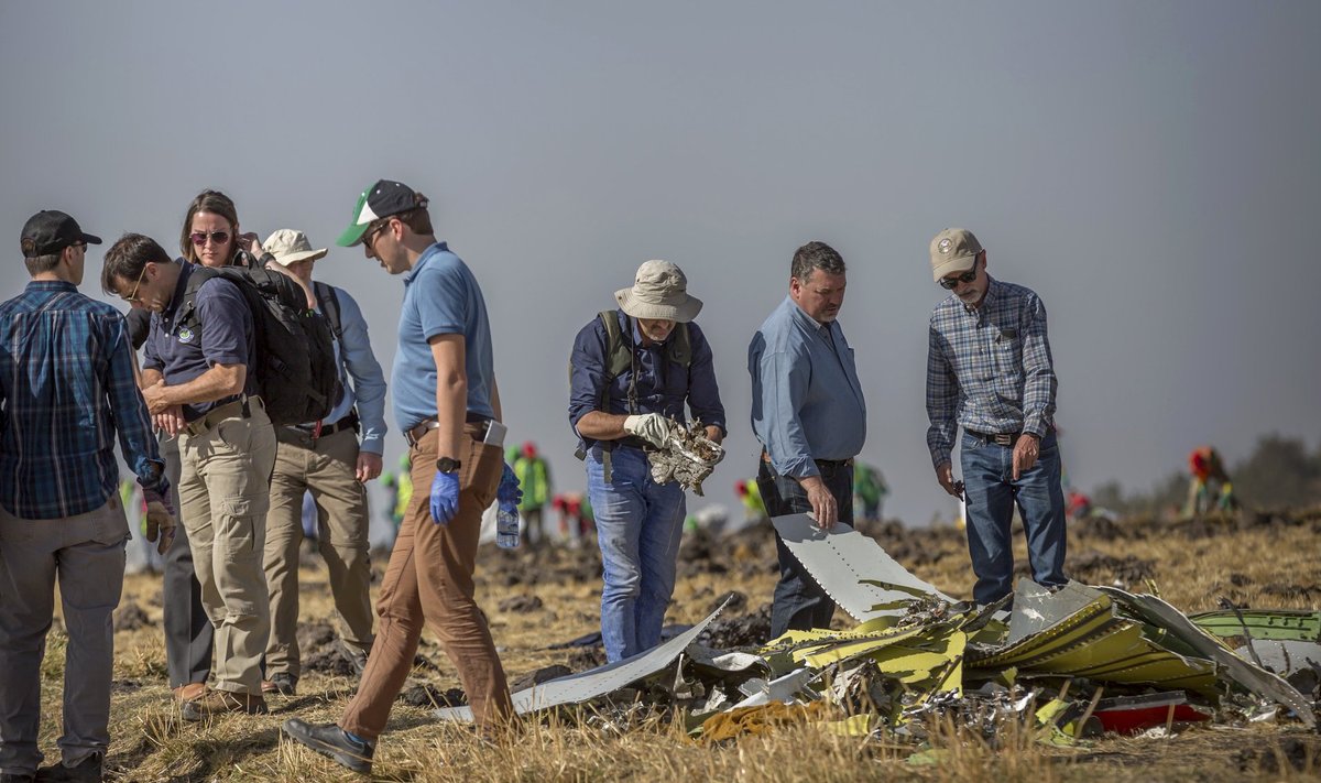 Erinevate riikide uurijad Etioopia lennuõnnetuse toimumiskohas
