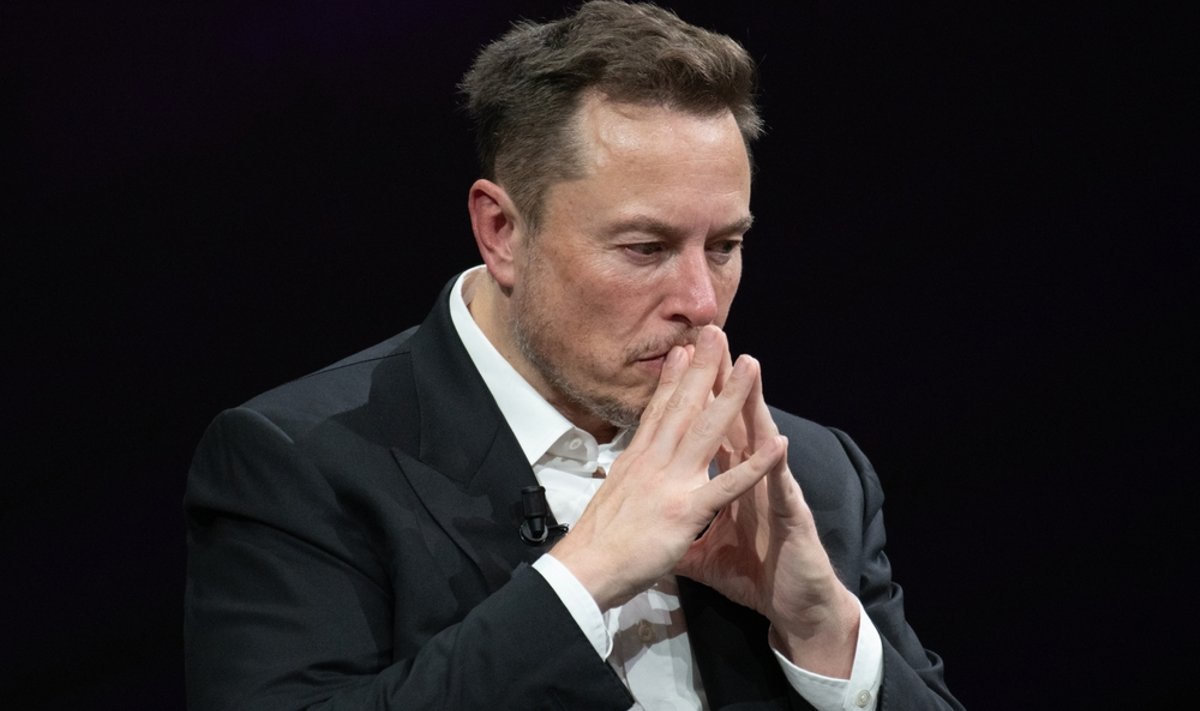 Elon Musk (pildil) võib jääda ilma meeletust summast.