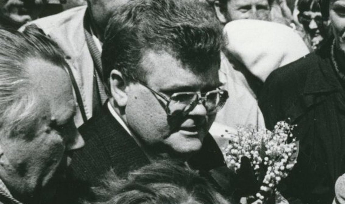 Edgar Savisaar Toompeal, 19 juuni 1991, Foto: Endel Tammepõld, EE Arhiiv