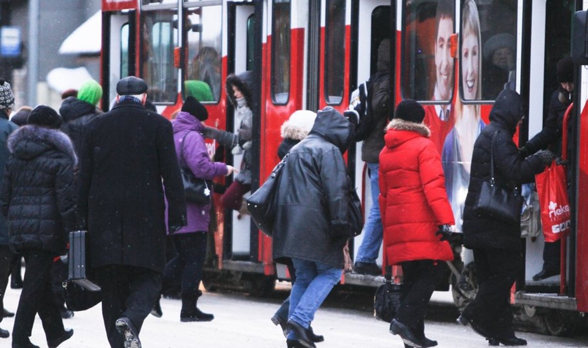Tasuta ühistransport meelitab inimesi end Tallinnasse sisse kirjutama