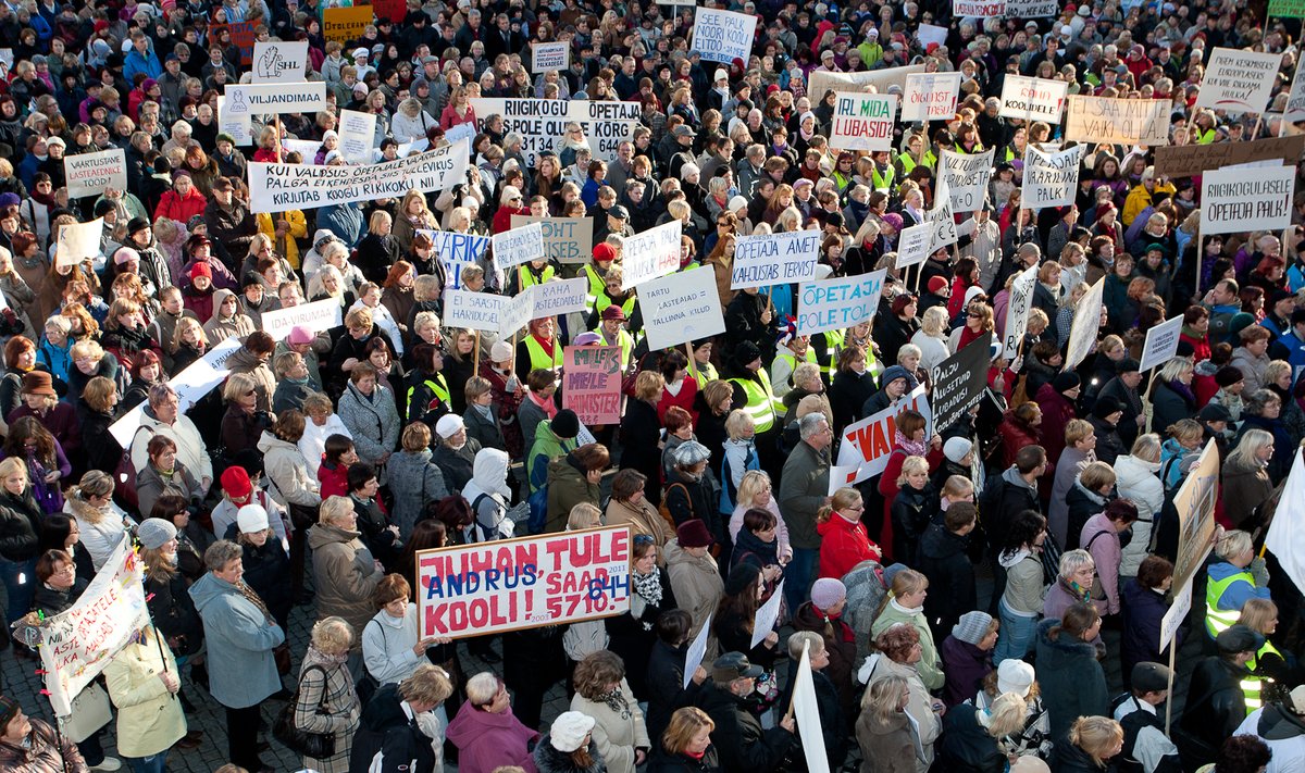 25. oktoober 2011. Õpetajate meeleavaldus – 1500 osalejat
