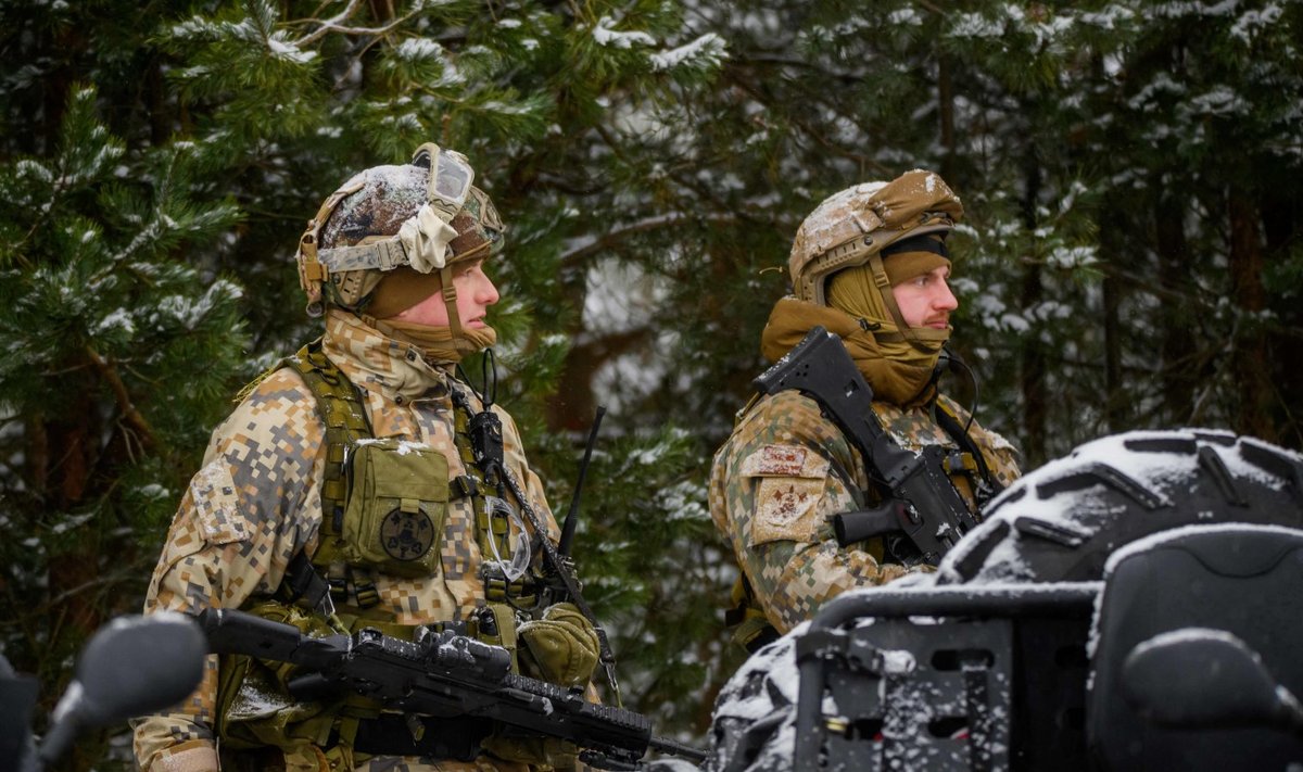 Sarnaselt Eestile viibib Lätis alaliselt ka ligi 1500 liitlaste kaitseväelast. 