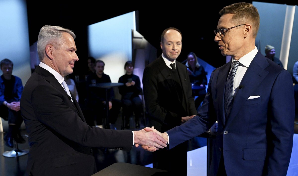Alexander Stubb (paremal) on juhtimas Soome presidendivalimiste esimest vooru.