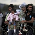 VIDEOD JA FOTOD: Tuhanded pagulased on Makedoonia piiril lõksus. Politsei kasutab nende tõrjumiseks pisargaasi ja kumminuiasid