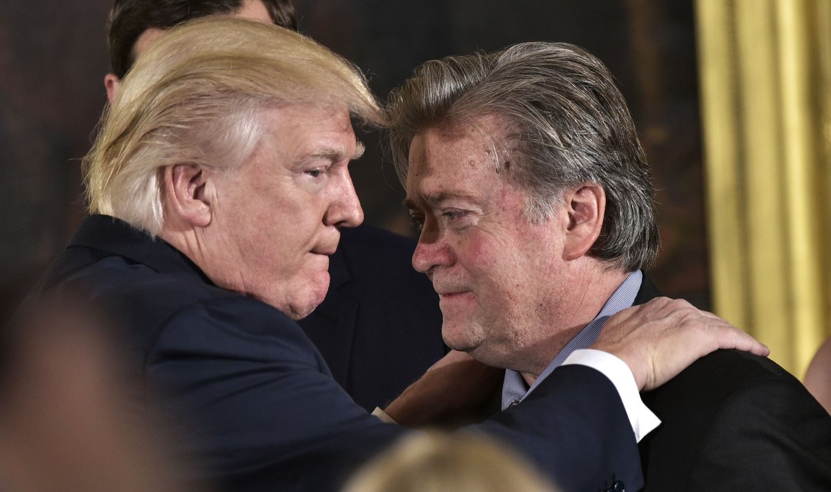 President Donald Trumpi strateegianõunik Steve Bannon (paremal) teeb Valges Majas ilma. Nädalavahetusel polnud sündmust, milles poleks olnud mängus tema käsi. 