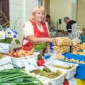 Talunik pandi Tartu turuhoones kommi- ja saialettide vahele
