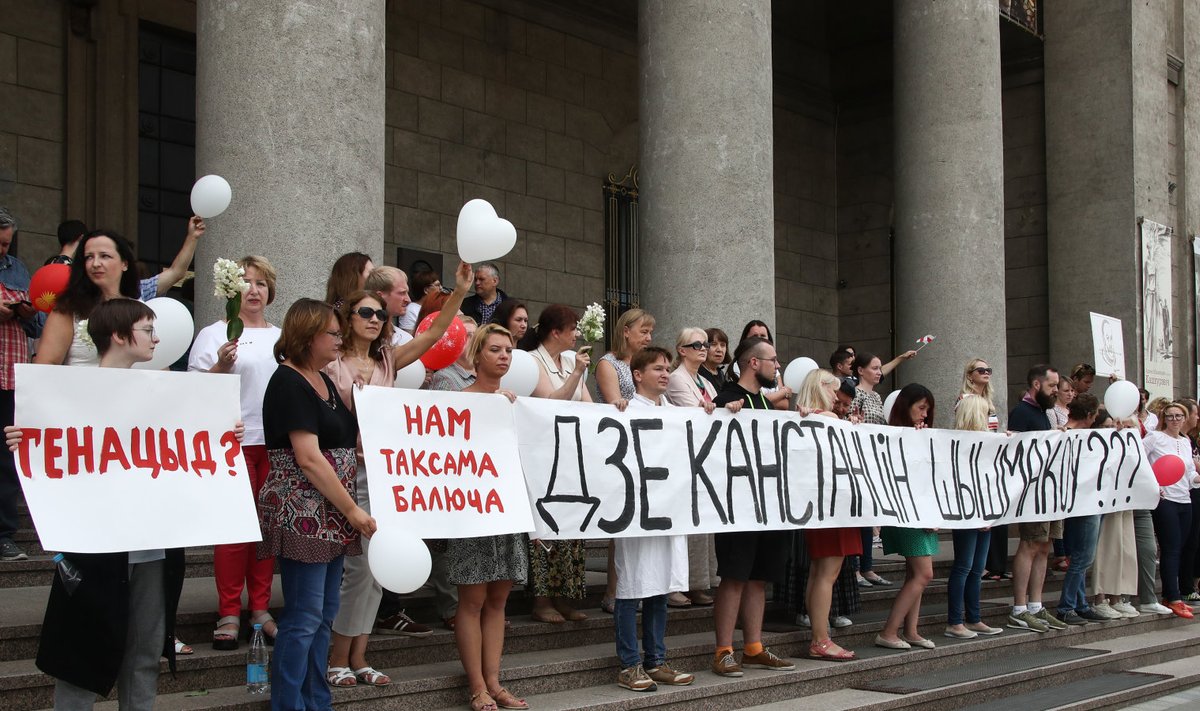 Riikliku kunstimuuseumi töötajad protestisid ning küsisid, kuhu kadus Konstantin Šišmakov. Täna leiti mehe surnukeha.