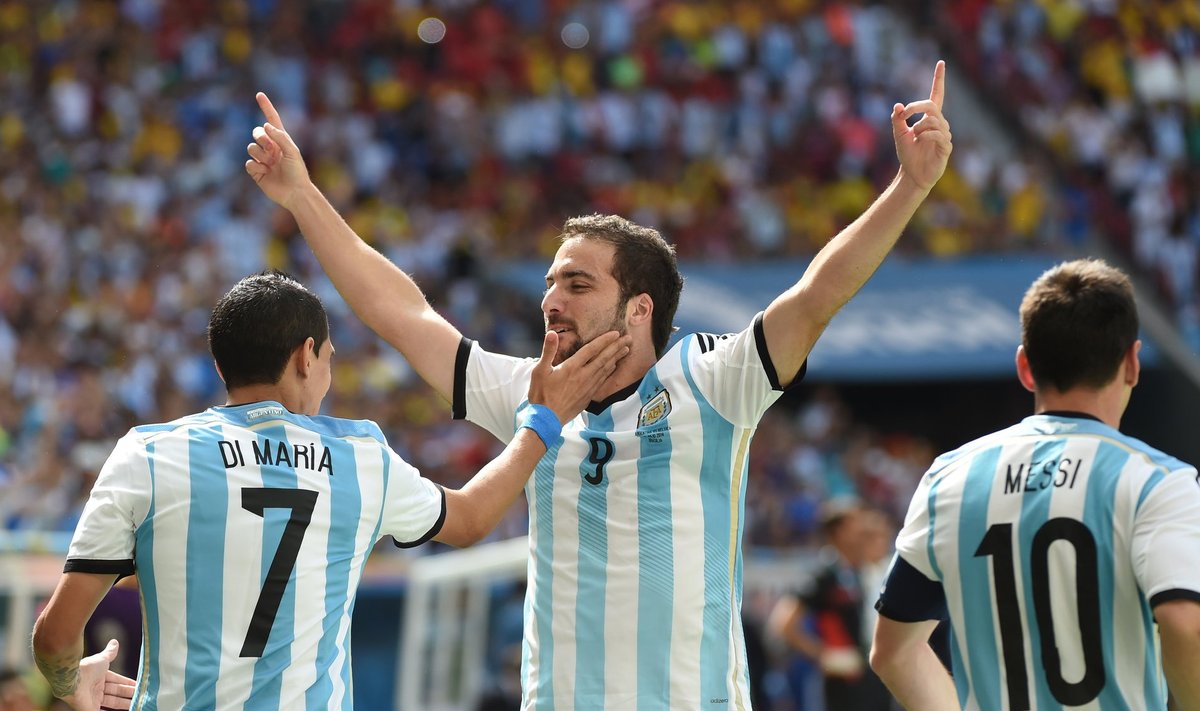 Gonzalo Higuain aitas Argentina MM-i poolfinaali
