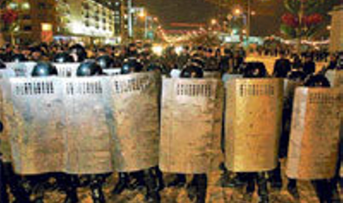 Presidendi valimiste ajal toimunud meeleavaldused Valgevene pealinnas Minskis 2006. aasta kevadel. 
