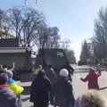 VIDEO | "Minge koju!" Ukrainlased kihutavad okupante eemale, trotsides tanke ja kuule