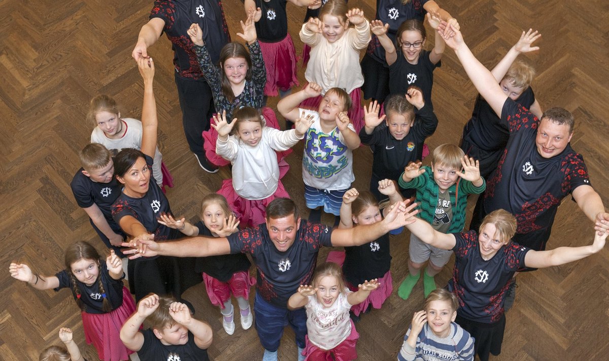 Virumaa tantsuansambli Tarvanpää pererühm tõi rahvatantsu juurde mitmeid peresid, kes senini sellest rõõmust eemal olnud.