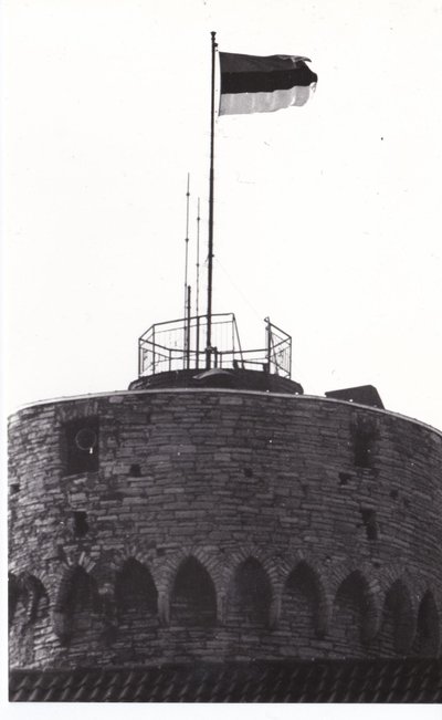 Sinimustvalge Toompea tornis. Foto: Raivo Ruus, 1989
