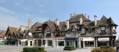 Rikaste ja ilusate linn Deauville.
