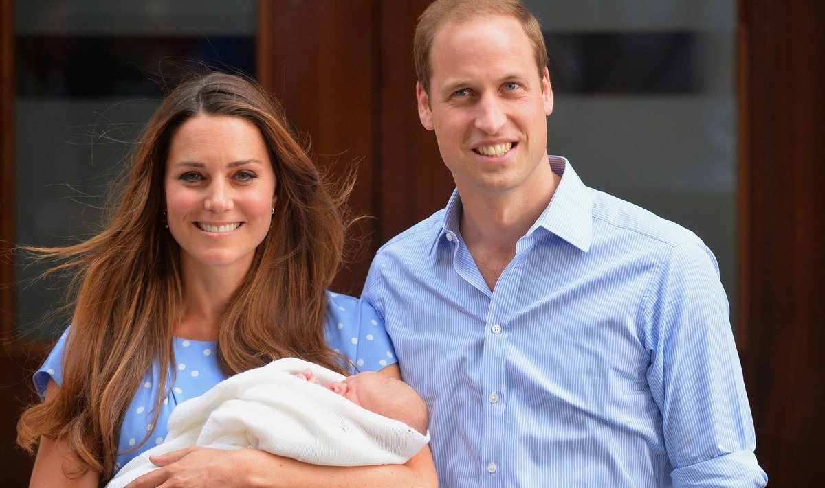 Just nii säravate ja õnnelikena lahkusid Kate ja William haiglast päev pärast esikpoja sündi