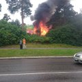 FOTO: Järve keskuse lähedal põles kuur, päästjail kulus tulekahju kustutamiseks vaid 15 minutit