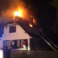 FOTOD: Viimsis põles maja, leegid olid katusest väljas