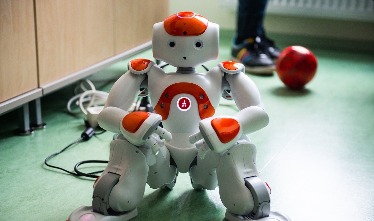 TTÜ arvutiteaduse instituudi teadlased õpetavad robotit eesti keelt rääkima.