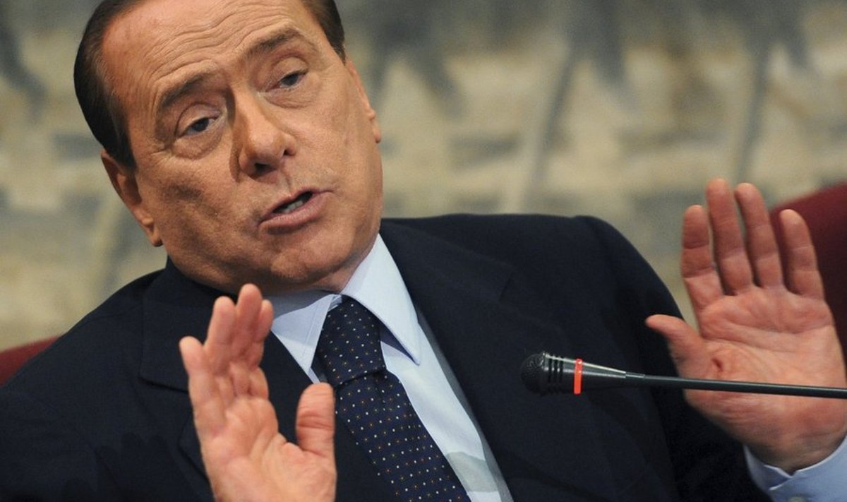 Peaminister Silvio Berlusconi kinnitas, et tal ei jää muud üle kui tagasi astuda.
