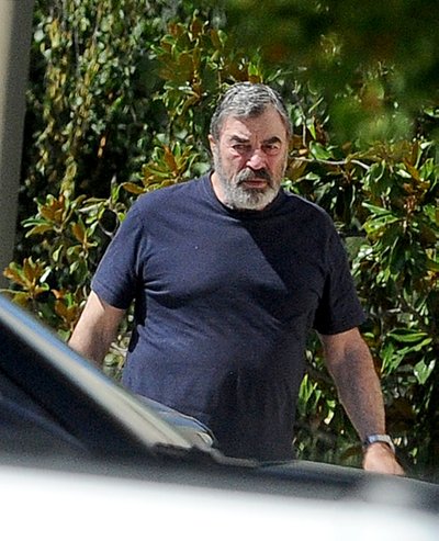 Tom Selleck septembris paparatsokaamerate ees.