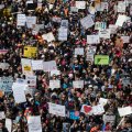 FOTOD ja VIDEO | Ameerika noored tulid massiliselt tänavatele relvaseaduste karmistamist nõudma