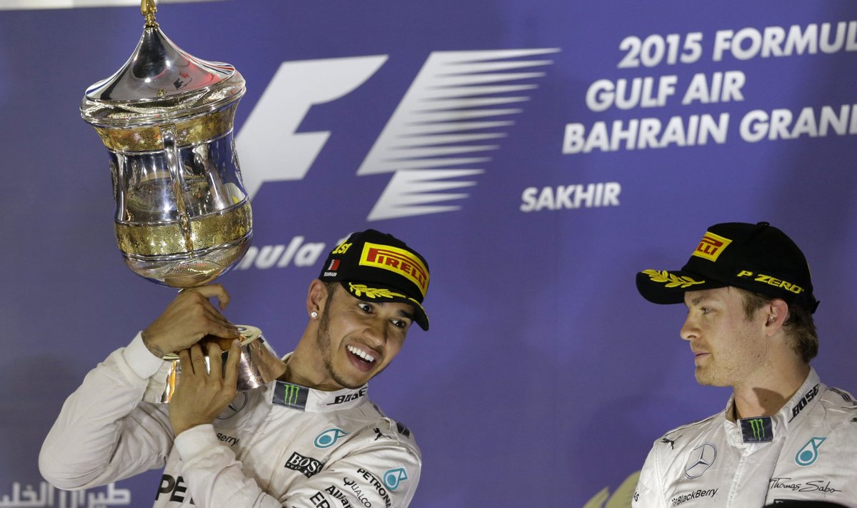 Lewis Hamilton Bahreini etapi võitjana