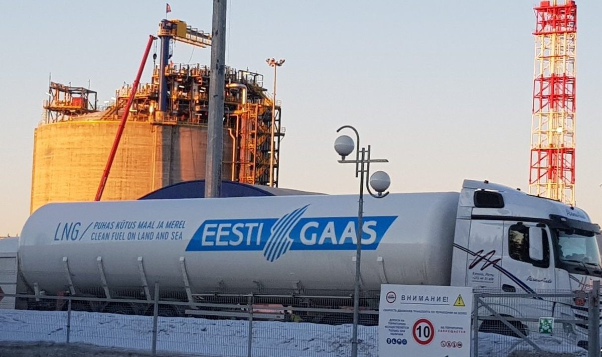 Eesti Gaasi LNG veok Võsotski tehase käivitamise töödel.