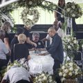 TÄISPIKKUSES | Jalgpallikuningas Pelé matused kulmineerusid emotsionaalse rongkäiguga