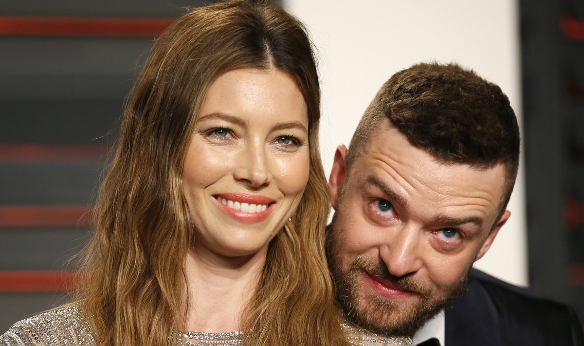 Justin Timberlake and Jessica Biel arrive at the Vanity Fair Oscar Party in Beverly Hills