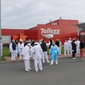 ГАЛЕРЕЯ | В производственном здании Tallegg лопнула труба с аммиаком, из здания эвакуировали 200 человек