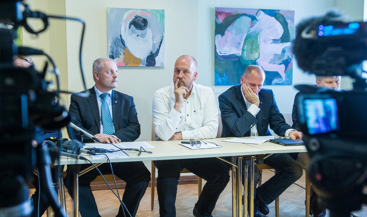 Uurimiskomisjoni kuulunud (vasakult) Henn Põlluaas, Artur Talvik ja Valdo Randpere nentisid eile, et Tallinna Sadamas on asju aetud läbipaistmatult.