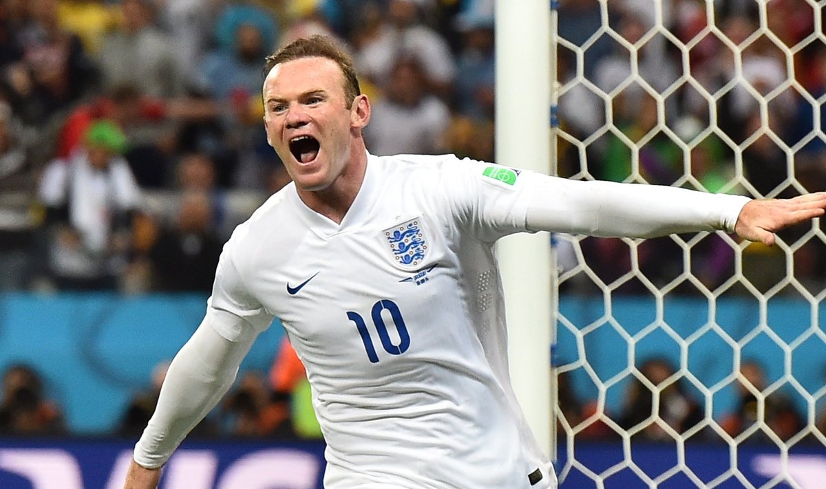 Wayne Rooney mängus Uruguaiga.