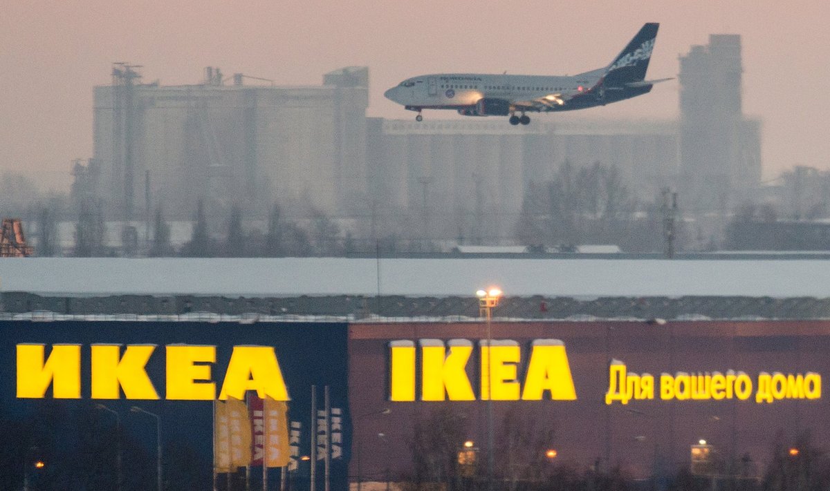 Ikea reklaam Venemaal Omski lennujaama lähedal. 