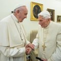 Emeriitpaavst Benedictus asus tsölibaadi kaitsele praeguse paavsti Franciscuse vastu